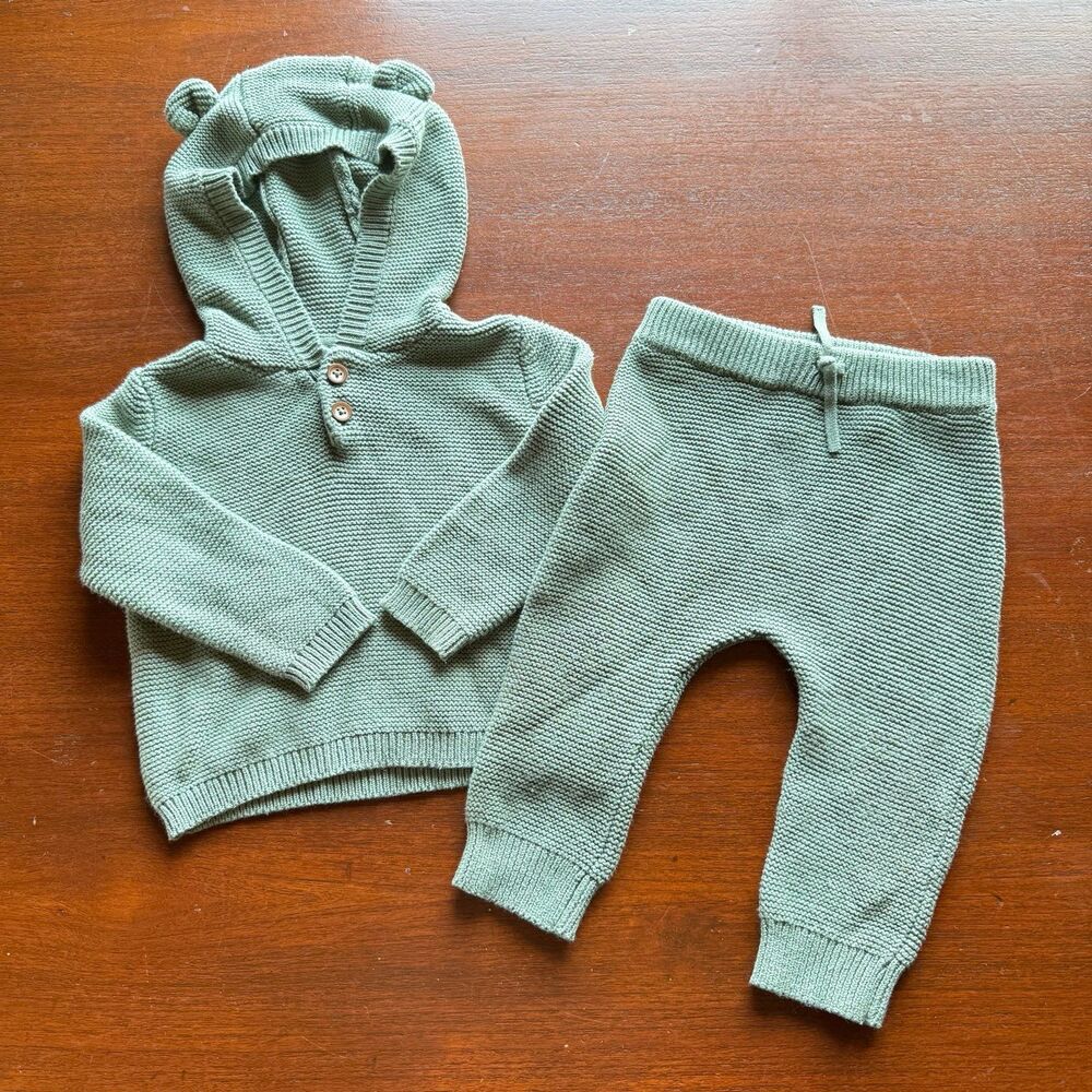 Carters Knit baby layette sweater and pants set gender neutral